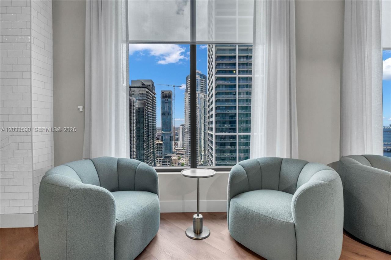121 NE 5th St , Unit 1400, Miami, FL 33132 Photo