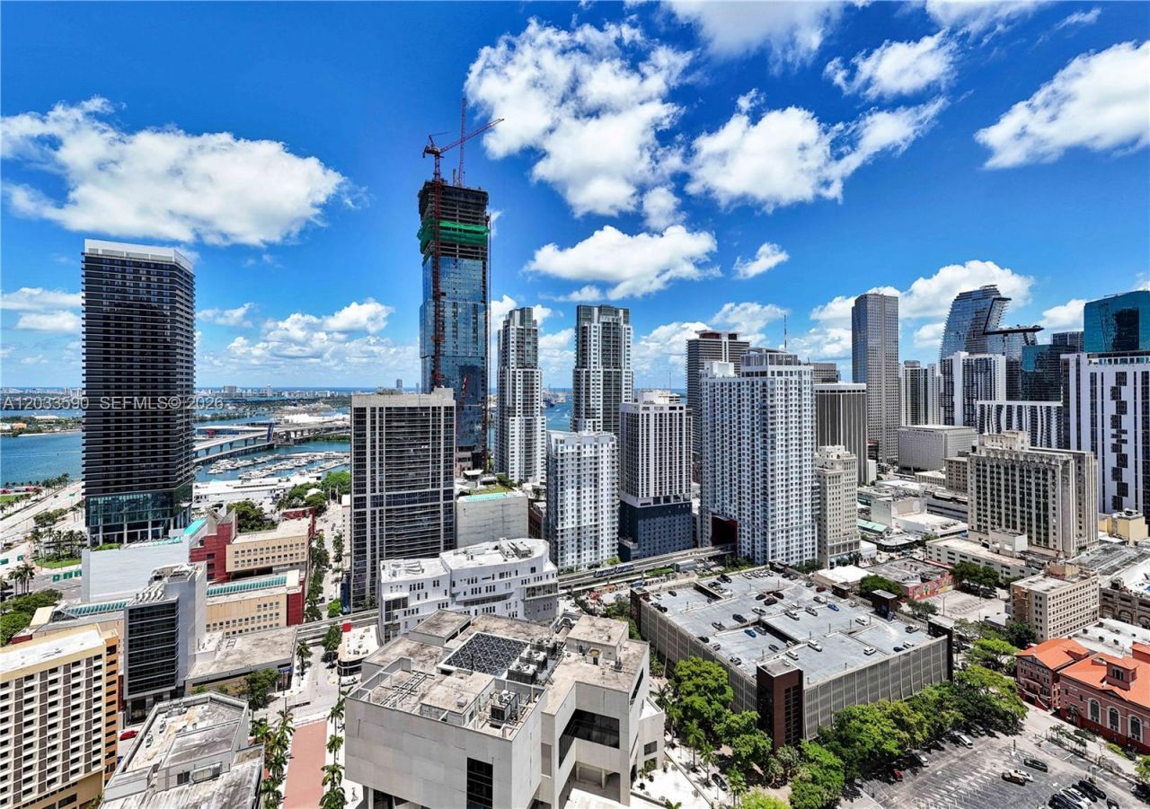 121 NE 5th St , Unit 1400, Miami, FL 33132 Photo