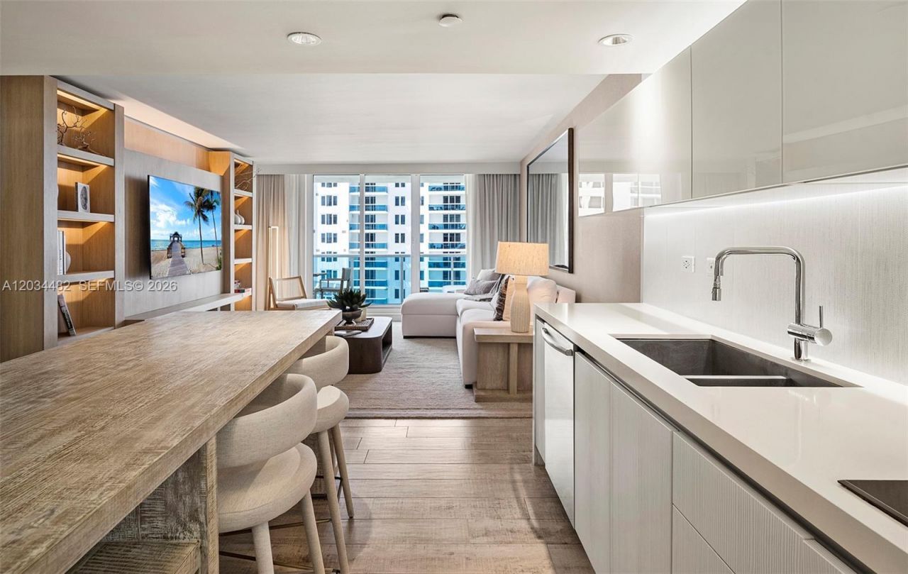 102 24th St , Unit 1112, Miami Beach, FL 33139 Photo