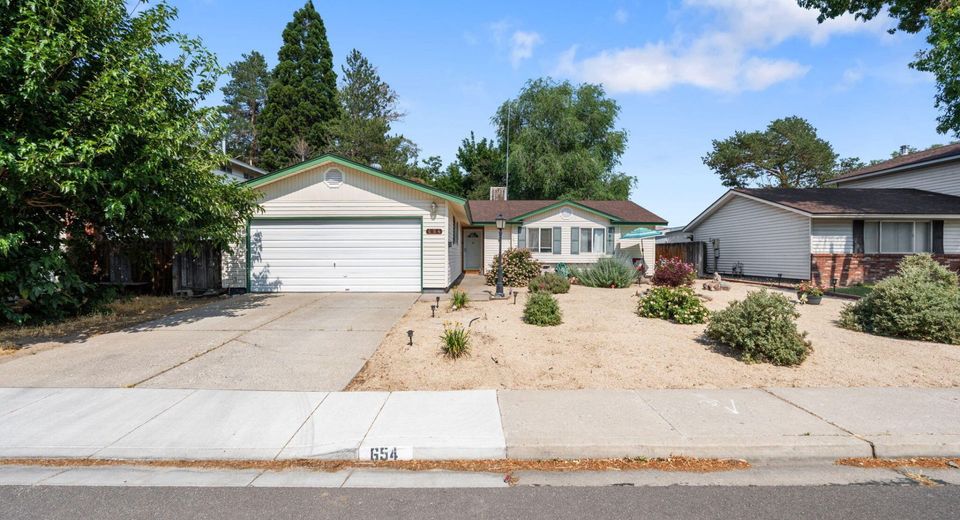 654 Marracco Drive, Sparks, NV 89434 Photo