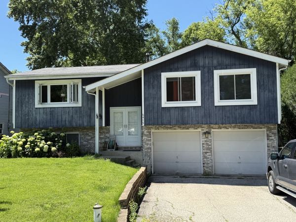 6415 Wood Drive , Oakwood Hills, IL 60013