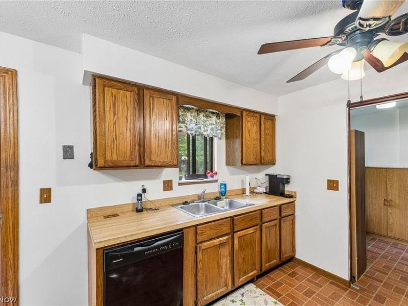4905 Jody Lynn Drive, Mentor, OH 44060 Photo 9