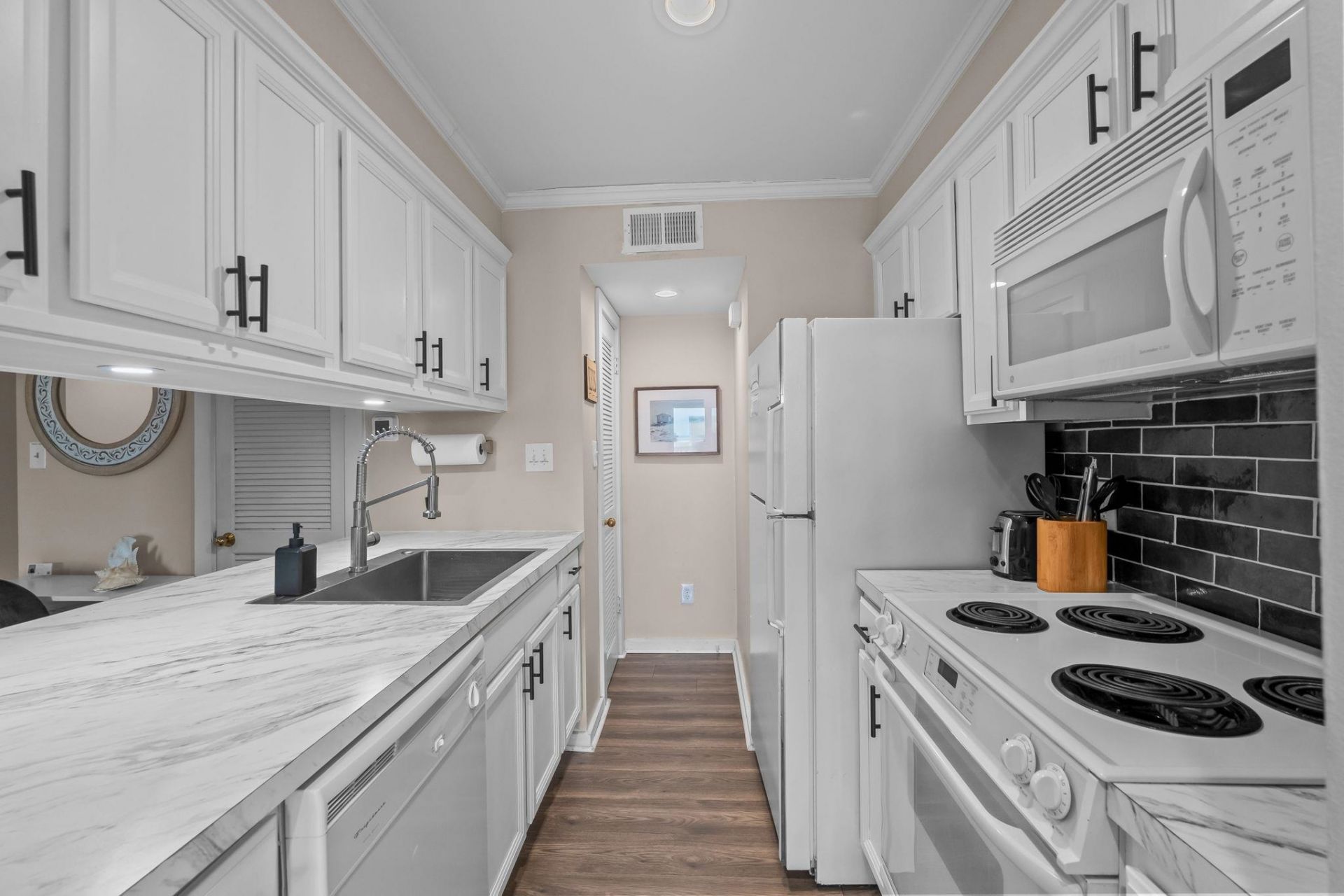9661 Shore Dr.  Photo 10