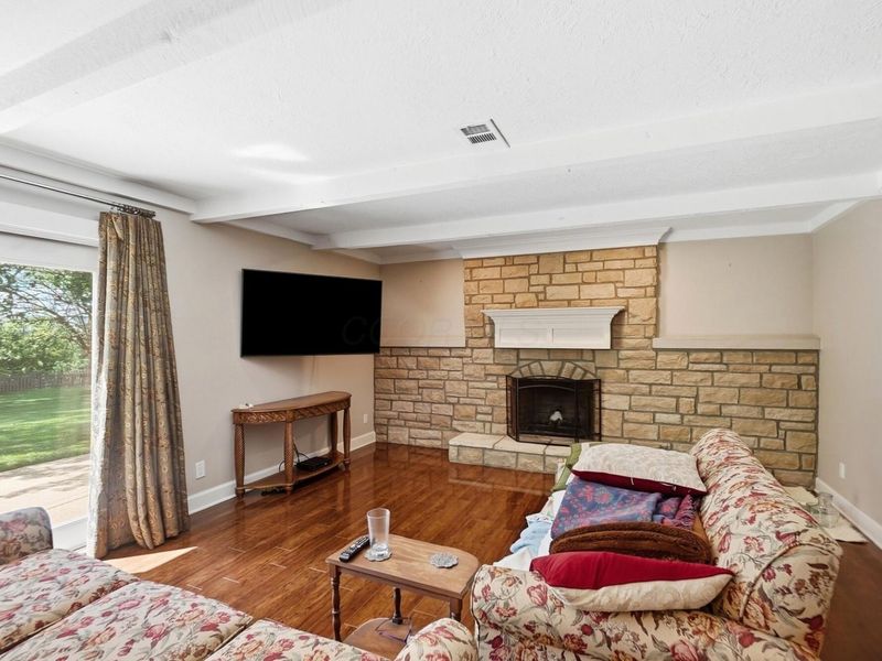 1791 Hickory Hill Drive, Columbus, OH 43228 Photo 4
