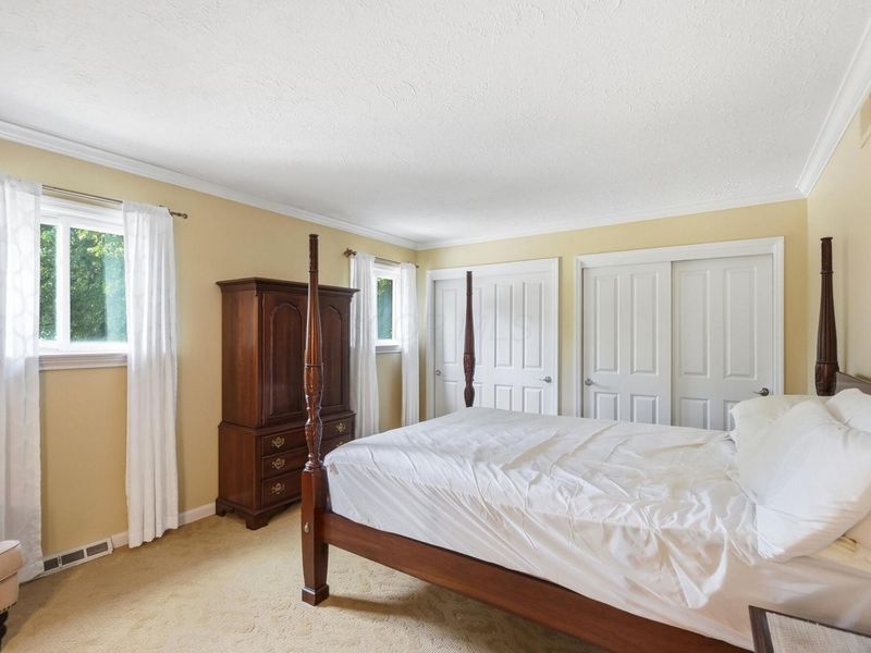 1791 Hickory Hill Drive, Columbus, OH 43228 Photo 9