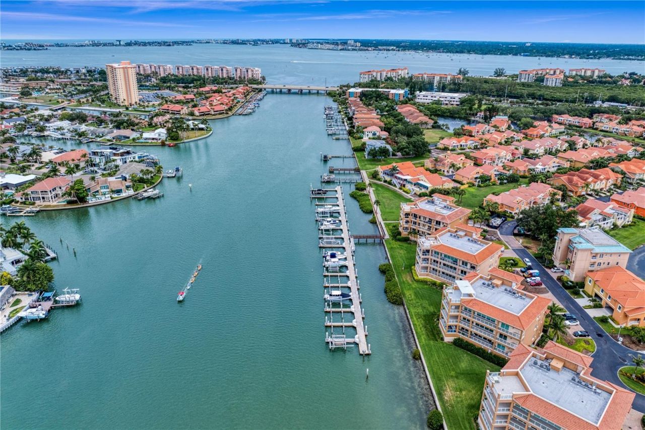 11 Franklin Court S, Unit C, Saint Petersburg, FL 33711 Photo