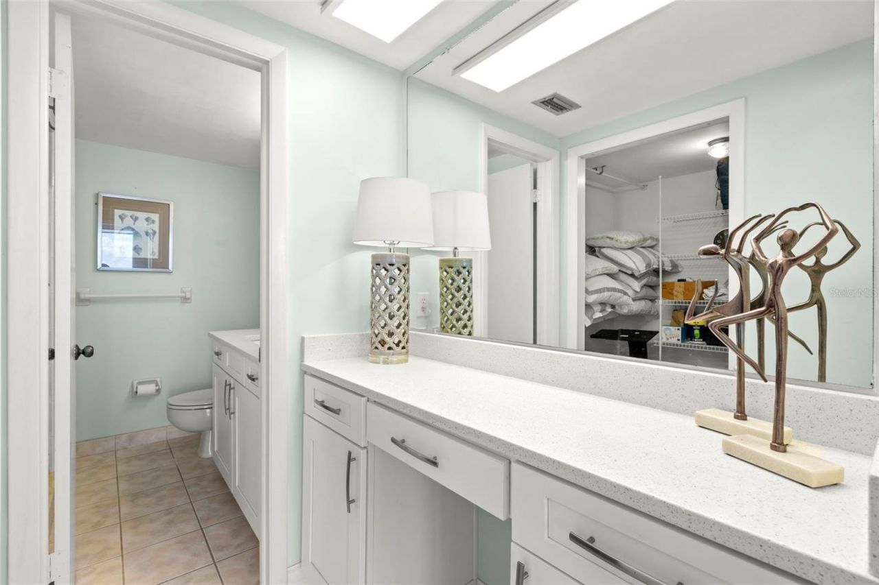 7100 Sunshine Skyway Lane S, Unit 703, Saint Petersburg, FL 33711 Photo