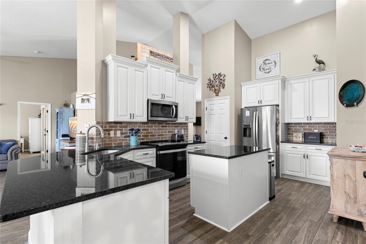 4038 Lithia Ridge Boulevard , Valrico, FL 33596 Photo