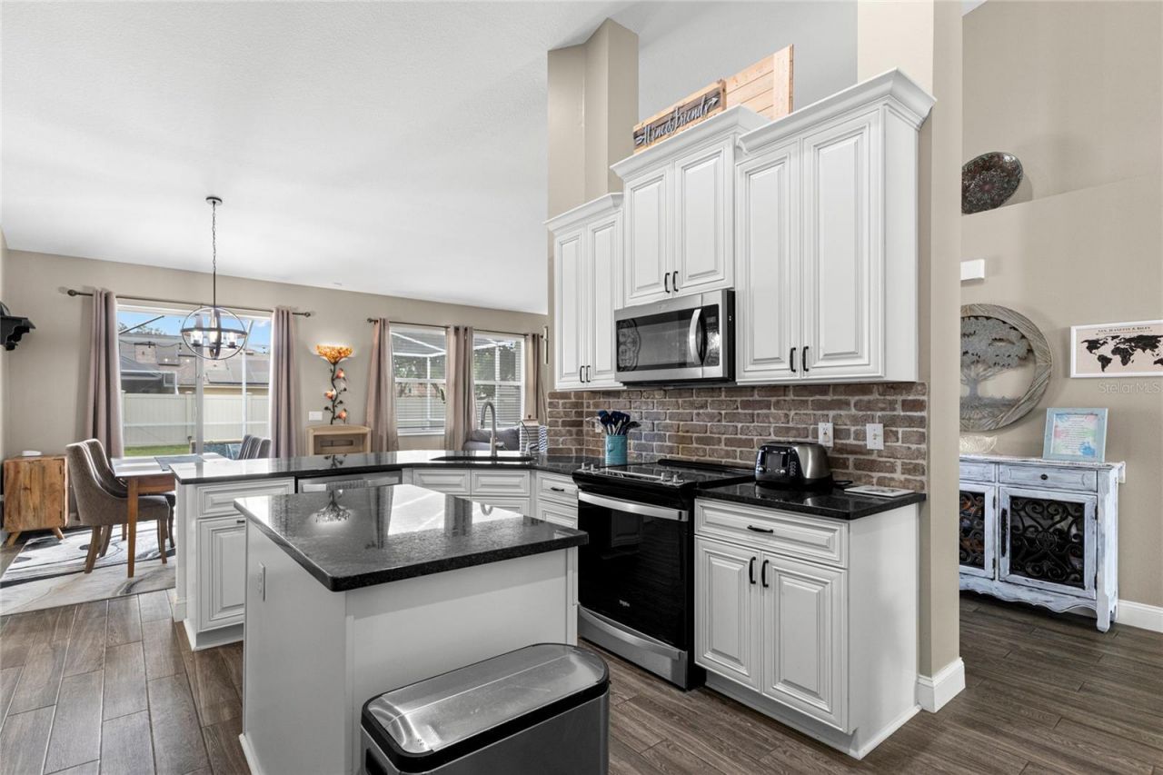 4038 Lithia Ridge Boulevard , Valrico, FL 33596 Photo