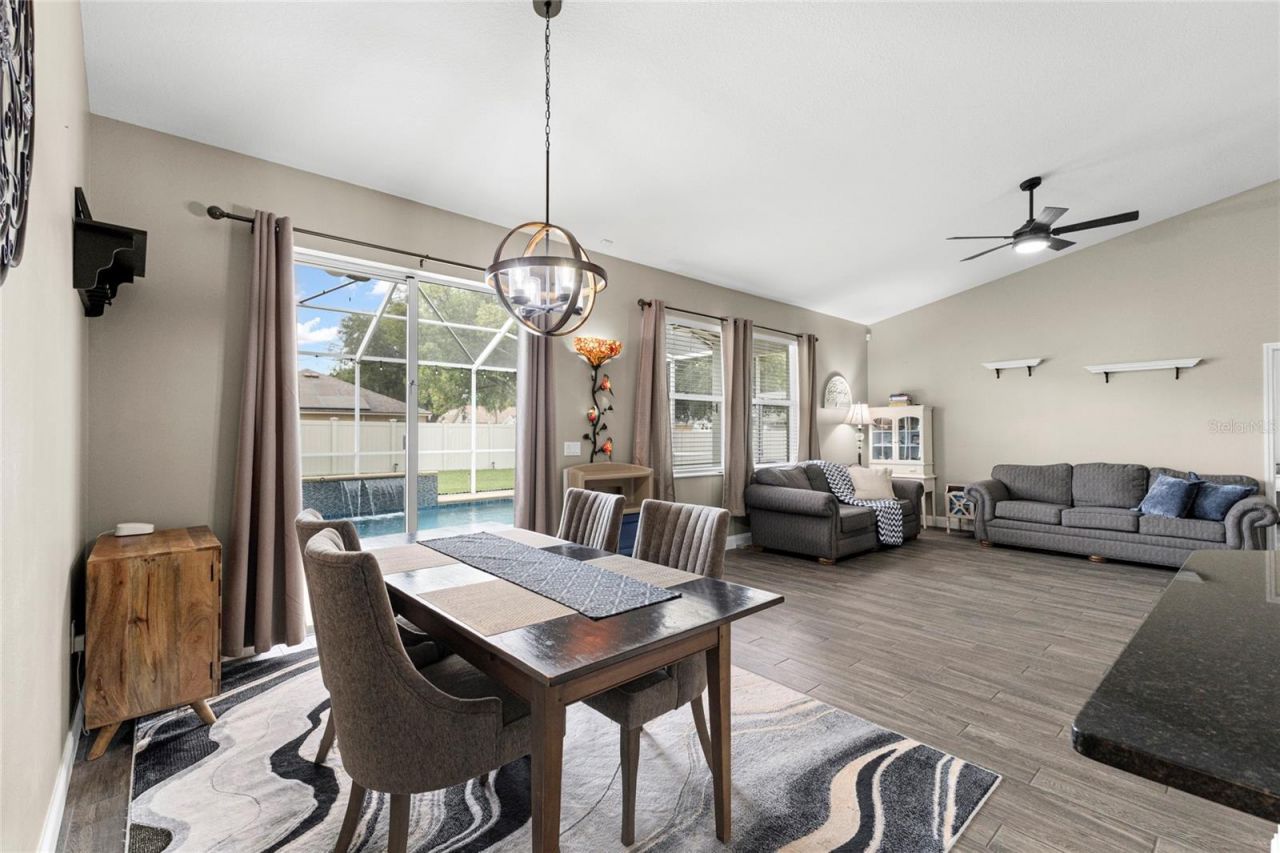 4038 Lithia Ridge Boulevard , Valrico, FL 33596 Photo