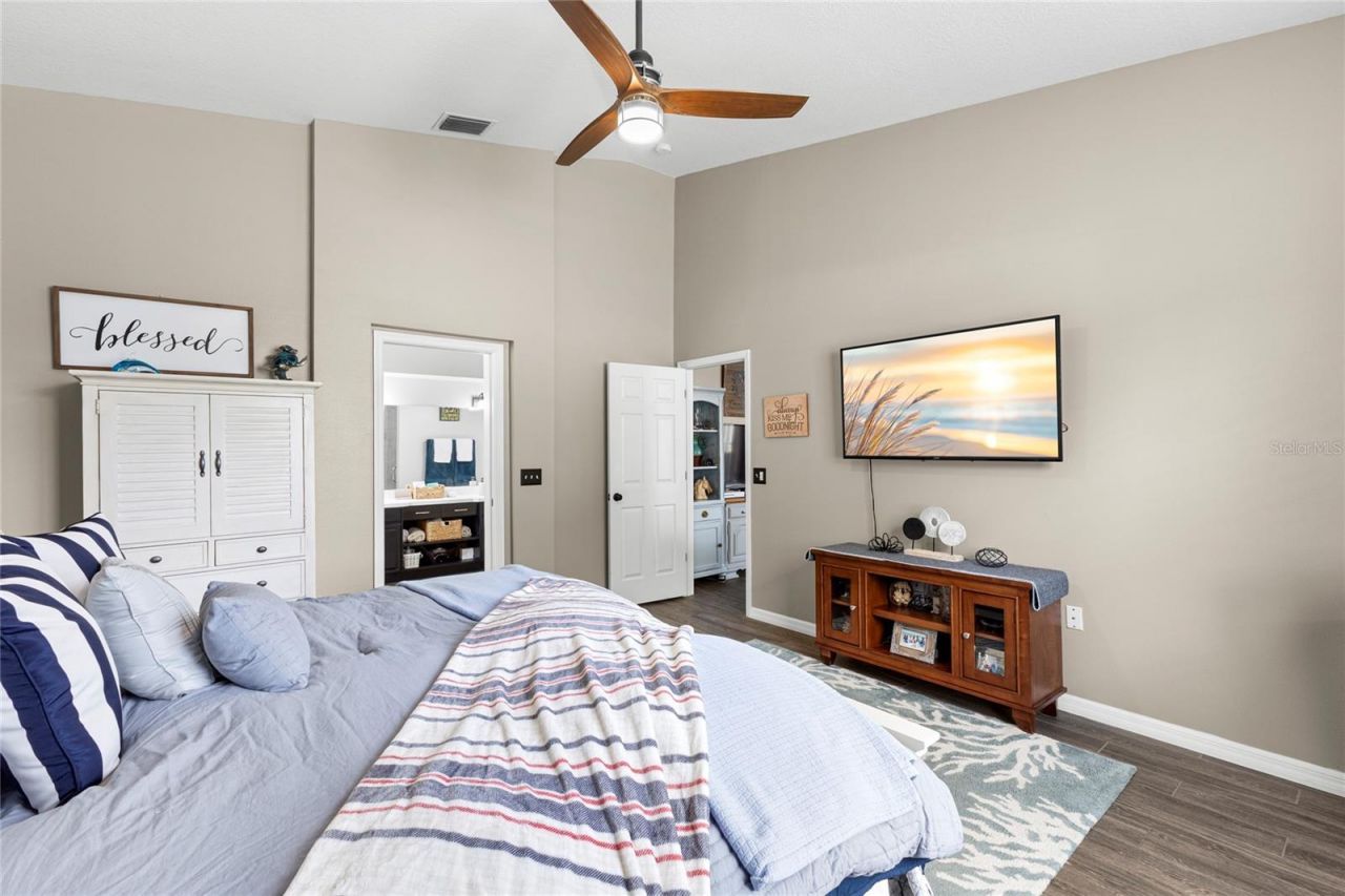 4038 Lithia Ridge Boulevard , Valrico, FL 33596 Photo