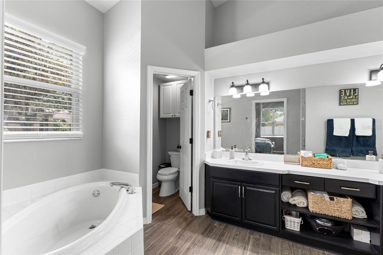 4038 Lithia Ridge Boulevard , Valrico, FL 33596 Photo