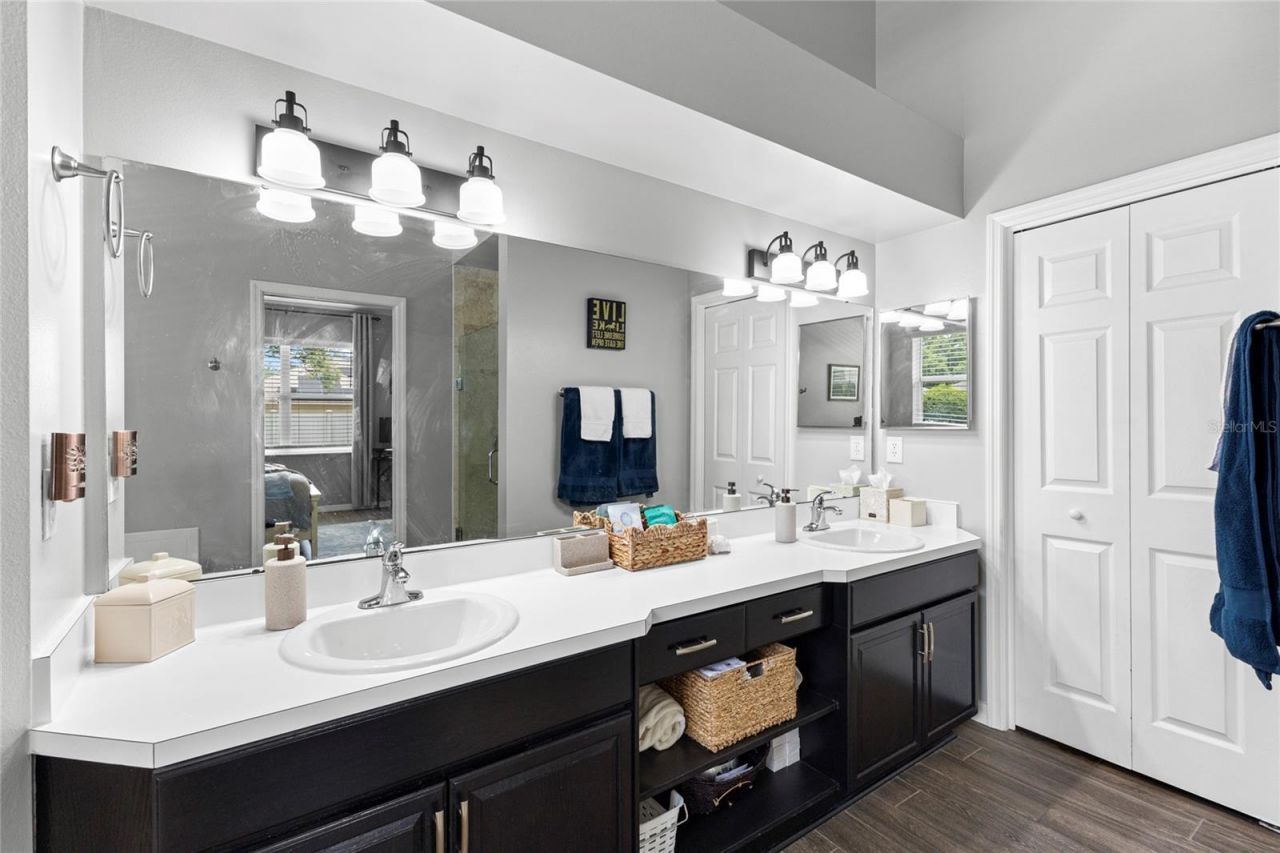 4038 Lithia Ridge Boulevard , Valrico, FL 33596 Photo