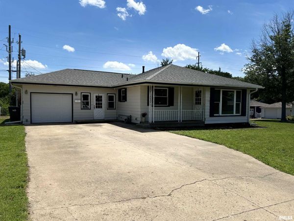 1300 JEFFERSON Street, Pekin, IL 61554