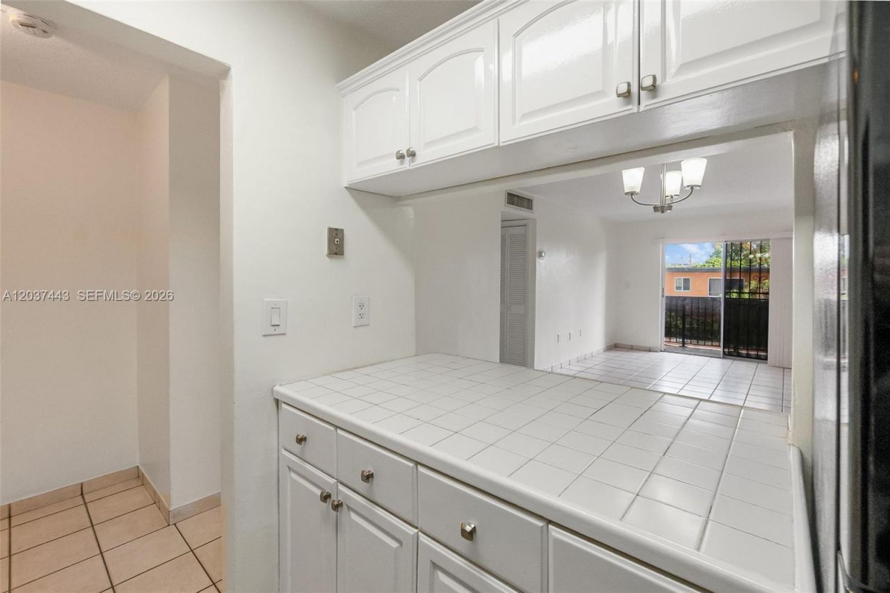 677 SW 9th Ave, Unit 212, Miami, FL 33130 Photo