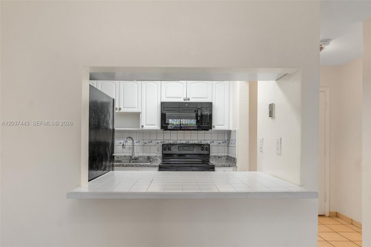 677 SW 9th Ave, Unit 212, Miami, FL 33130 Photo
