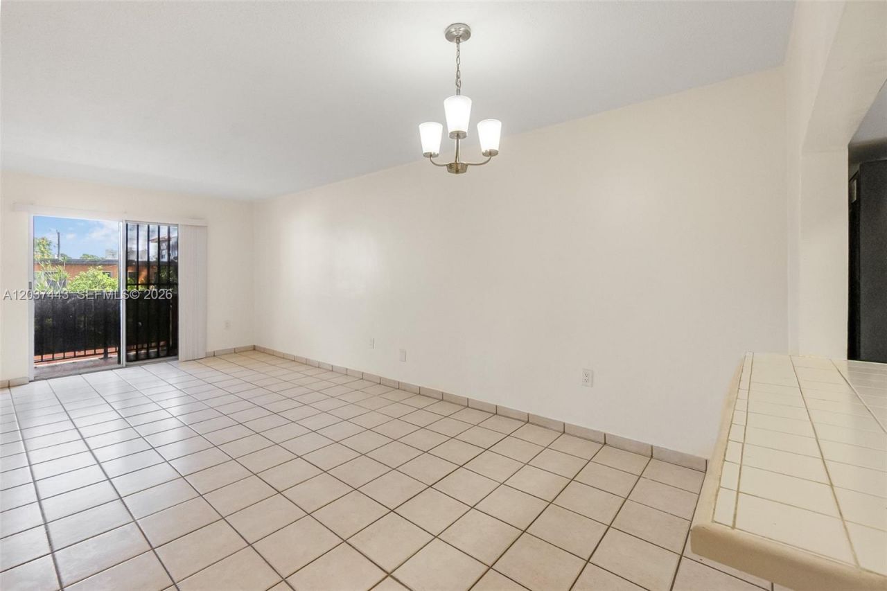 677 SW 9th Ave, Unit 212, Miami, FL 33130 Photo