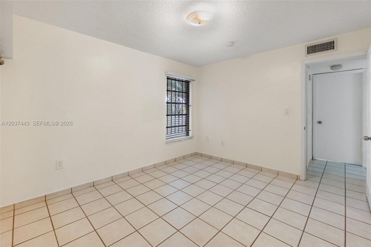677 SW 9th Ave, Unit 212, Miami, FL 33130 Photo