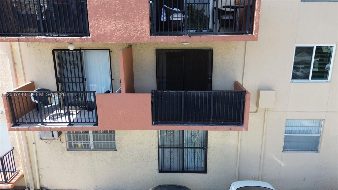 677 SW 9th Ave, Unit 212, Miami, FL 33130 Photo