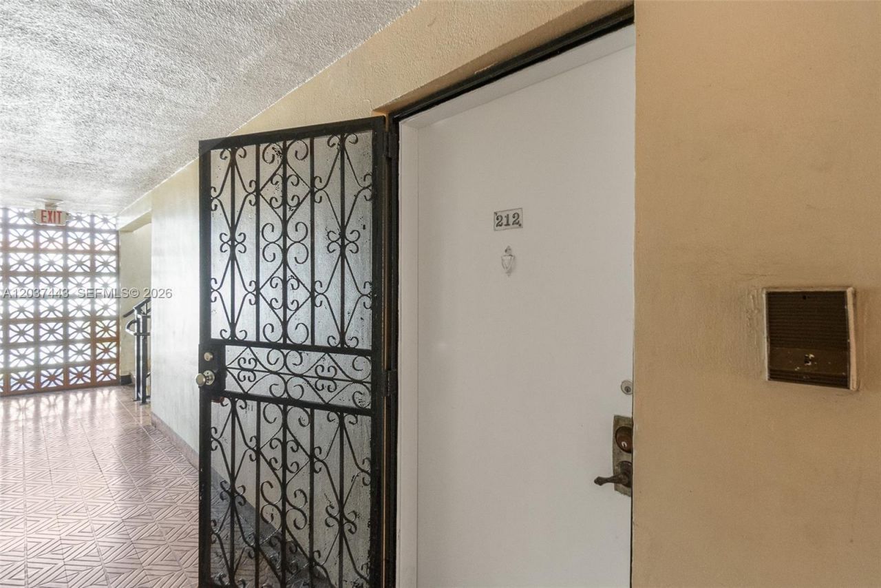 677 SW 9th Ave, Unit 212, Miami, FL 33130 Photo