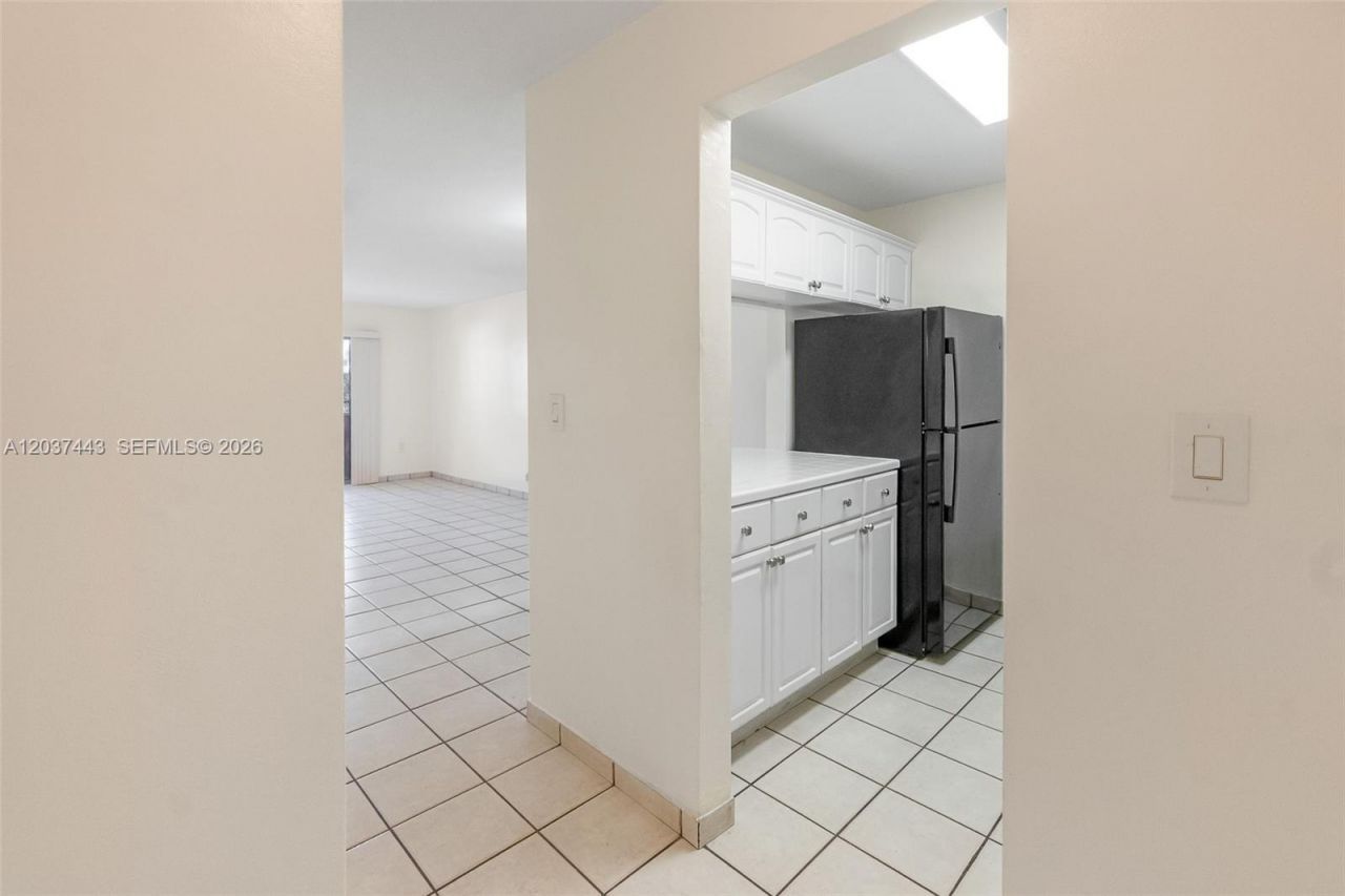 677 SW 9th Ave, Unit 212, Miami, FL 33130 Photo