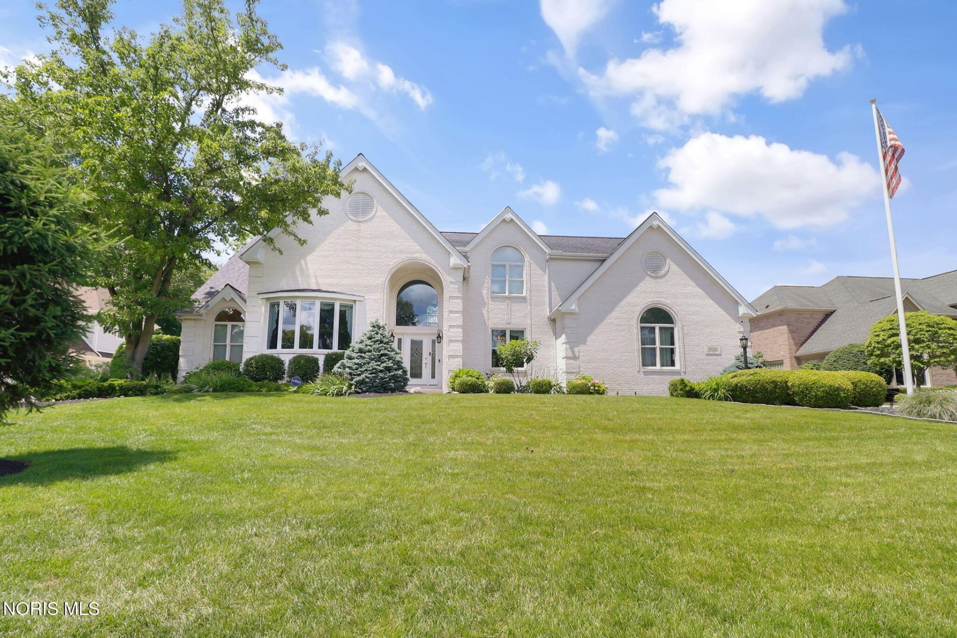 602 Laguna Point, Holland, OH 43528 Main Photo