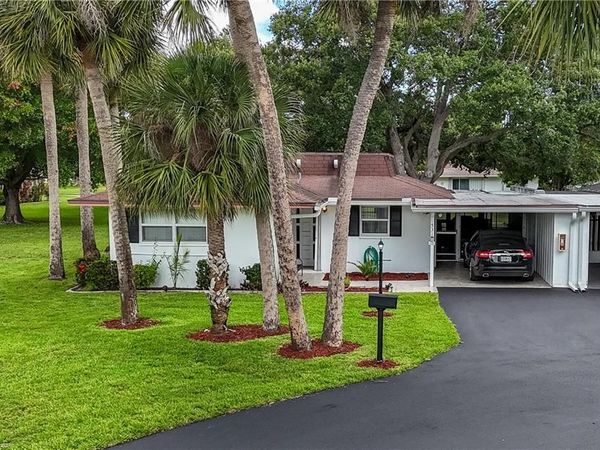 531 Pangola DR, NORTH FORT MYERS, FL 33903