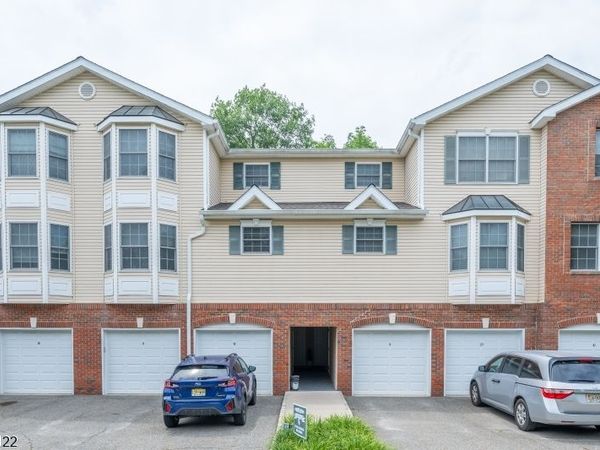 30 Federal Hill Rd, Pompton Lakes, NJ 07442
