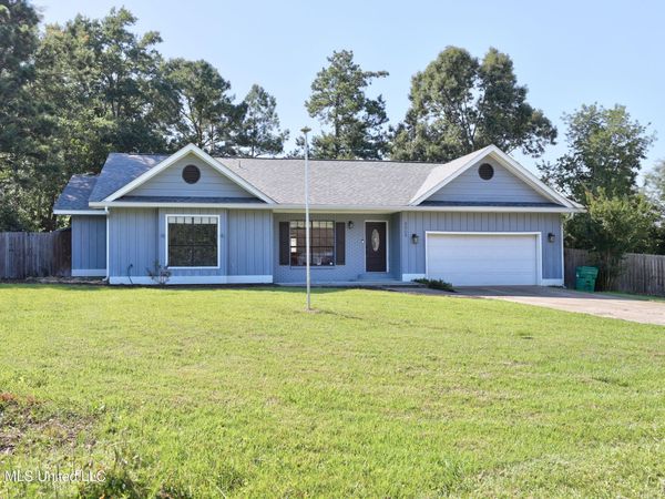 6662 Ahekolo Circle, Diamondhead, MS 39525