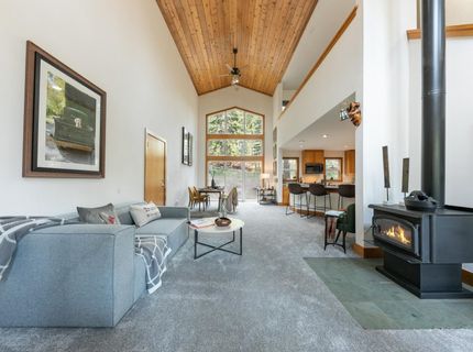 10165 Whitetail Lane, Truckee, CA 96161 Photo