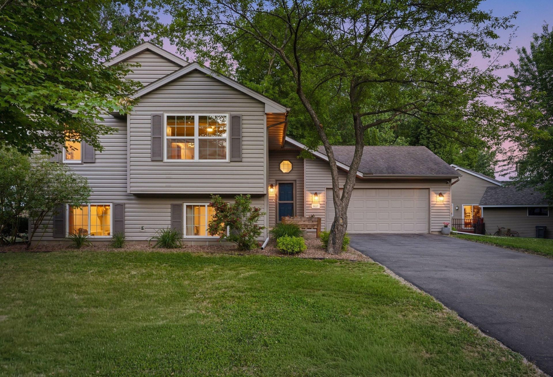 8117 Dakota Lane , Chanhassen, MN 55317