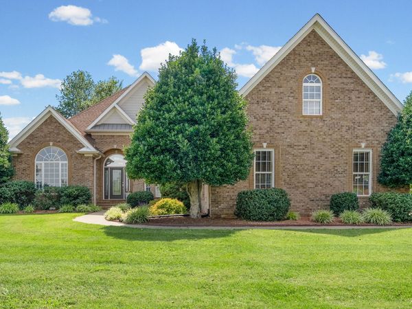 235 Wellington Way , Hopkinsville, KY 42240