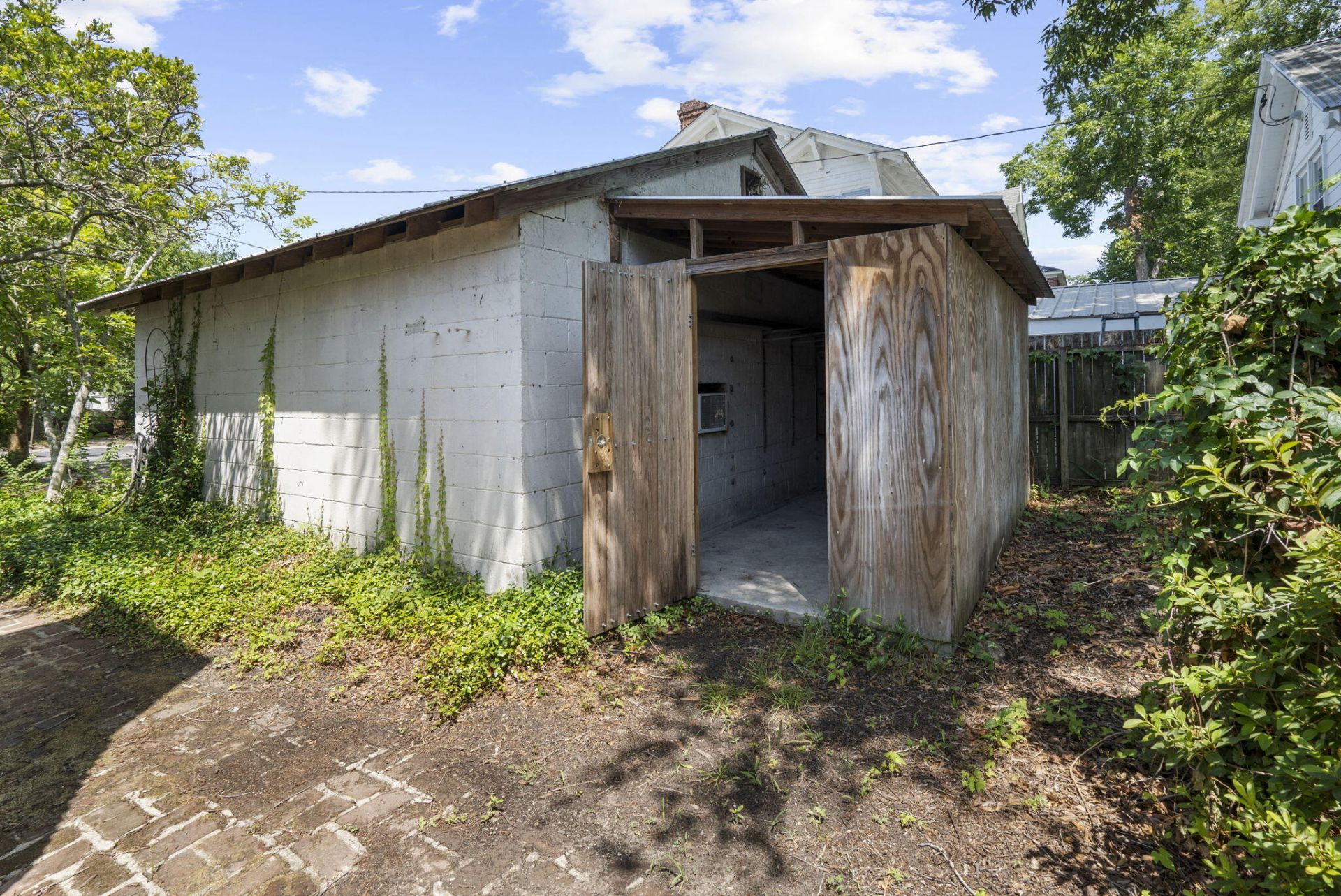 518 Huger Street Photo 47