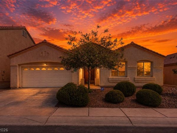 8108 PAINTED CLAY Avenue, Las Vegas, NV 89128