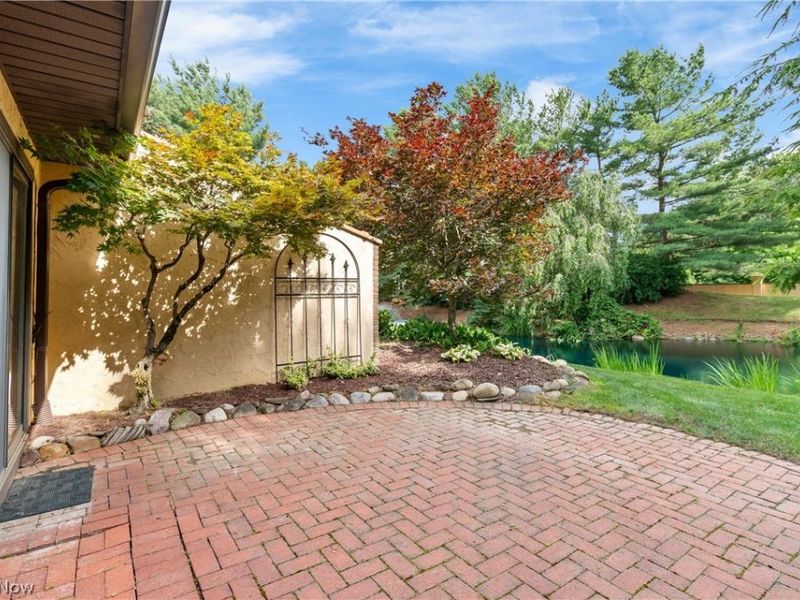 1935 Brookwood Drive, Akron, OH 44313 Photo 4
