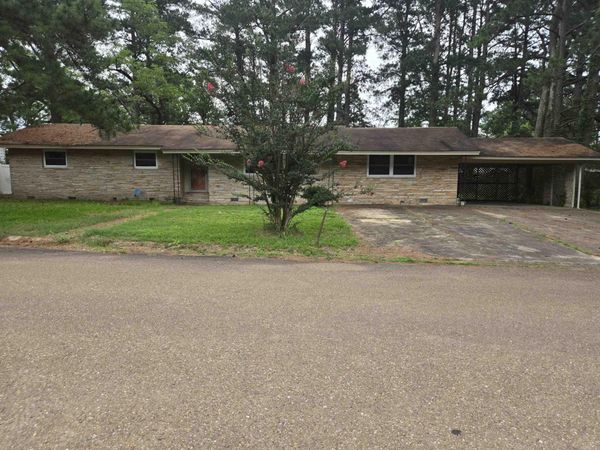 106 N Oakley Street , Fordyce, AR 71742