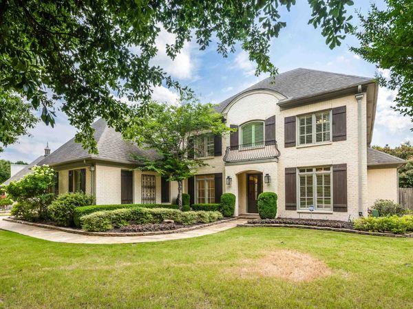 1633 DOGWOOD CREEK DR, Germantown, TN 38139