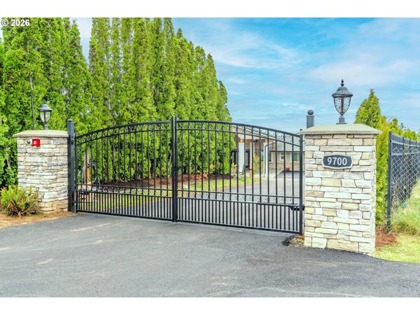 9700 SE CASTLE CT, Damascus, OR 97089