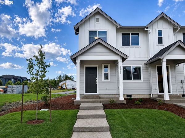 2274 SAWTELLE DR, Woodburn, OR 97071