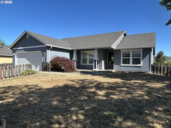 150 UMPQUA VIEW DR, Roseburg, OR 97471
