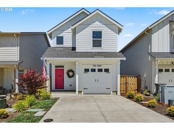 848 CHESTNUT WAY, Silverton, OR 97381