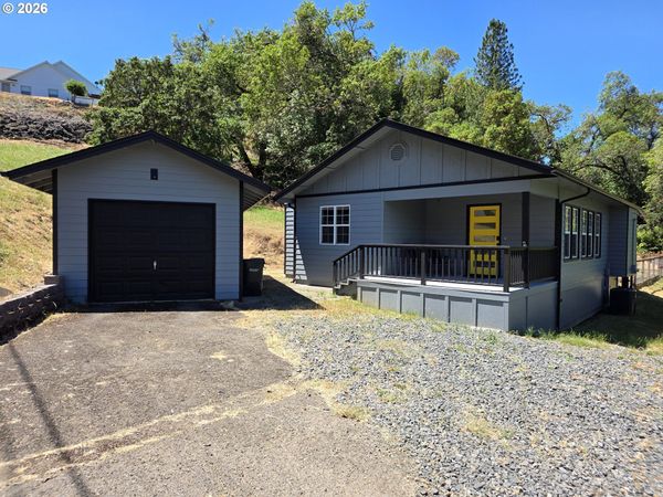 1520 NE WINTER ST, Roseburg, OR 97470