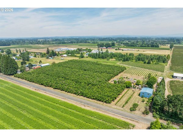 30248 S BARLOW RD, Hubbard, OR 97032