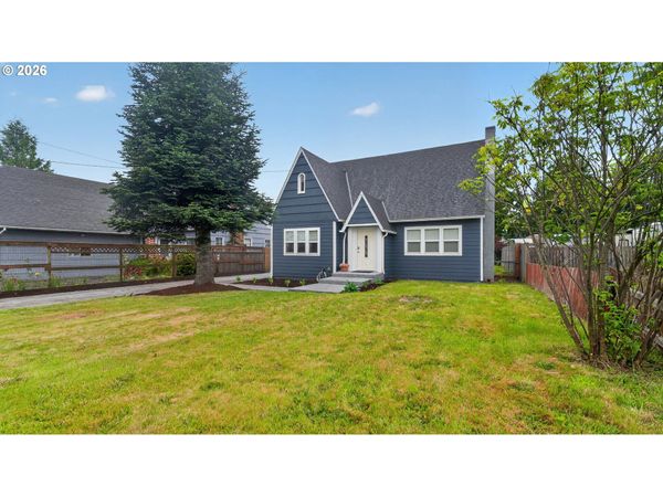 3502 3RD ST, Tillamook, OR 97141