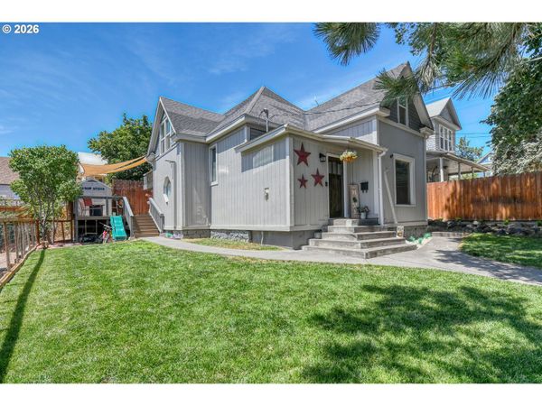 417 NW 4TH ST, Pendleton, OR 97801