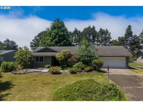 2520 S CRESTLINE DR, Waldport, OR 97394