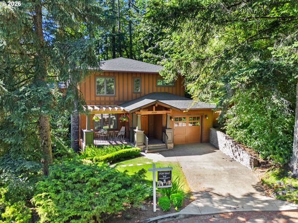 3352 SW FAIRMOUNT LN, Portland, OR 97239