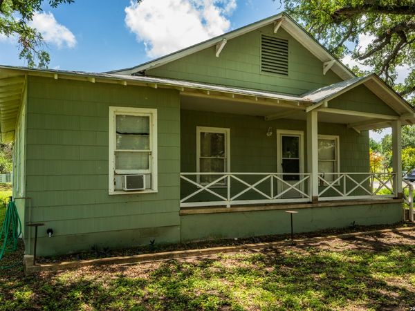 502 S ORANGE ST, Sabinal, TX 78881