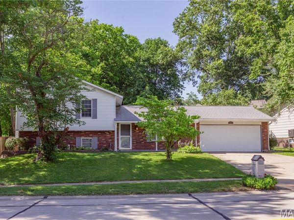2241 Graystone Drive , St Charles, MO 63303