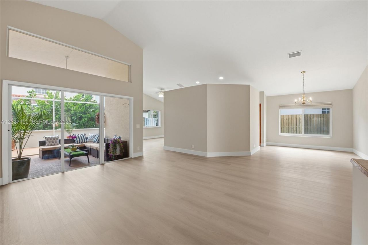 110 Cameron Ct, Weston, FL 33326 Photo